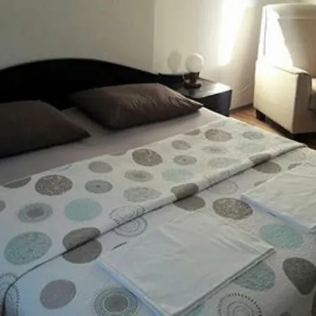 Analeo Apartment *